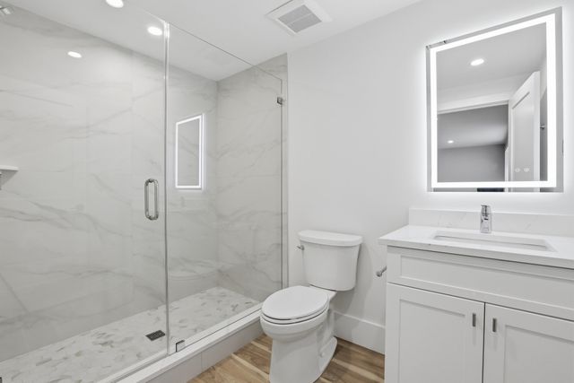 36 Loomis 102, Bedford, MA 01730