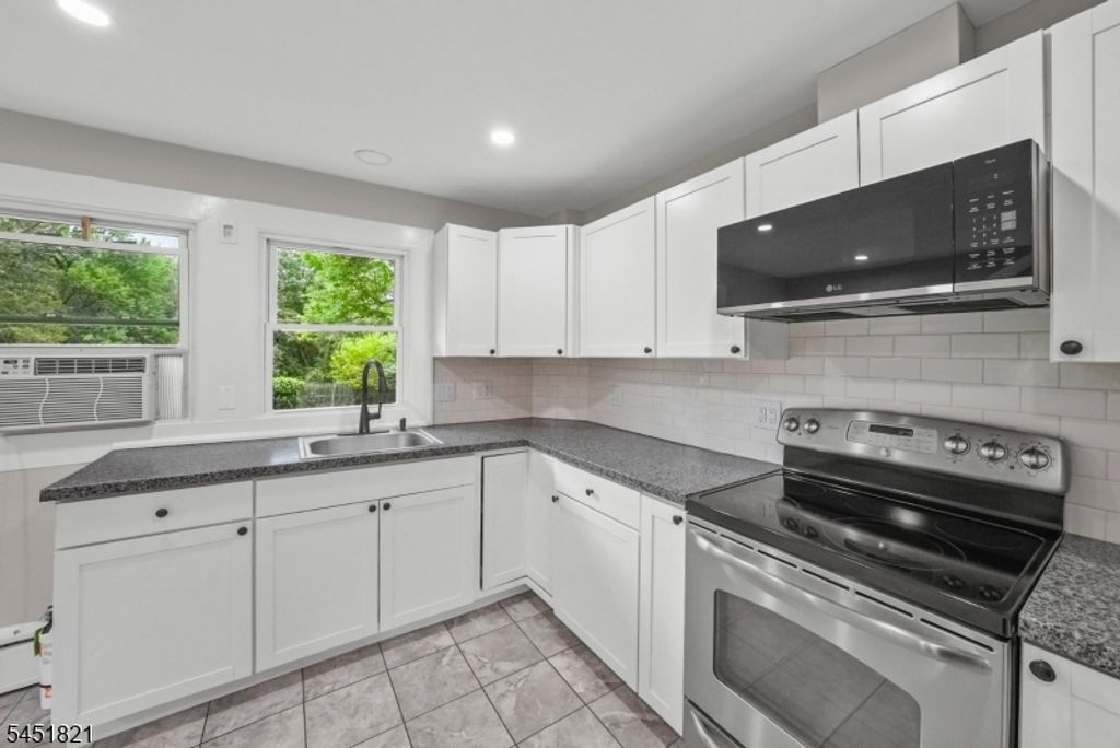 117 Mountain View Rd, Hillsborough Twp., NJ 08844 — photo 2