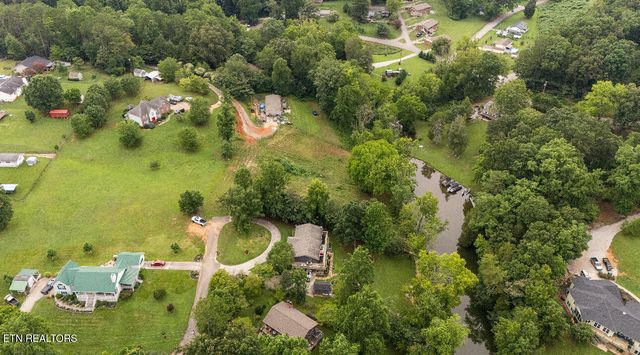 165 Rebel Rd Rd, Harriman, TN 37748