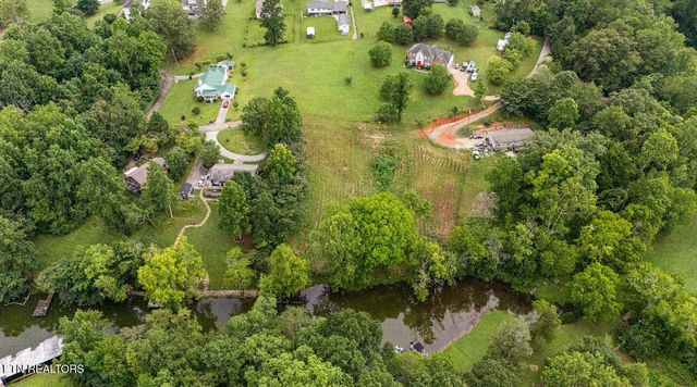 165 Rebel Rd Rd, Harriman, TN 37748