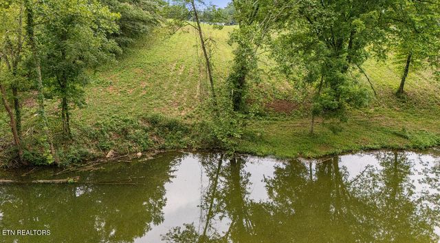 165 Rebel Rd Rd, Harriman, TN 37748