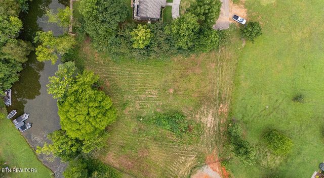 165 Rebel Rd Rd, Harriman, TN 37748