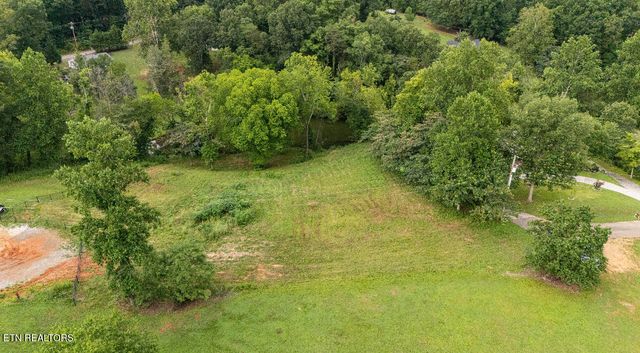 165 Rebel Rd Rd, Harriman, TN 37748