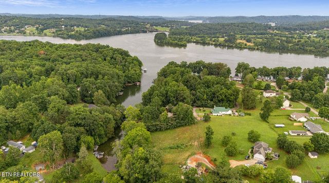 165 Rebel Rd Rd, Harriman, TN 37748