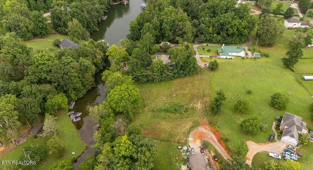 165 Rebel Rd Rd, Harriman, TN 37748