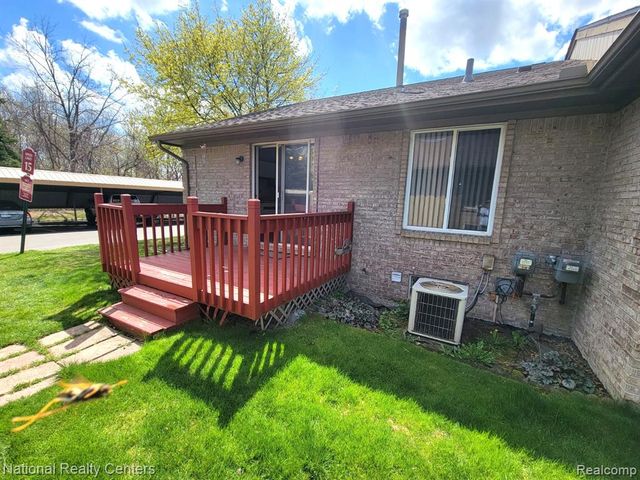 26811 Villa Calabrese, Warren, MI 48091