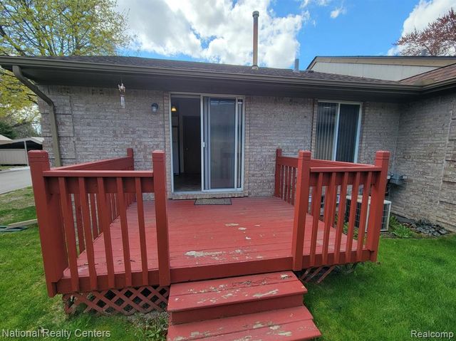 26811 Villa Calabrese, Warren, MI 48091