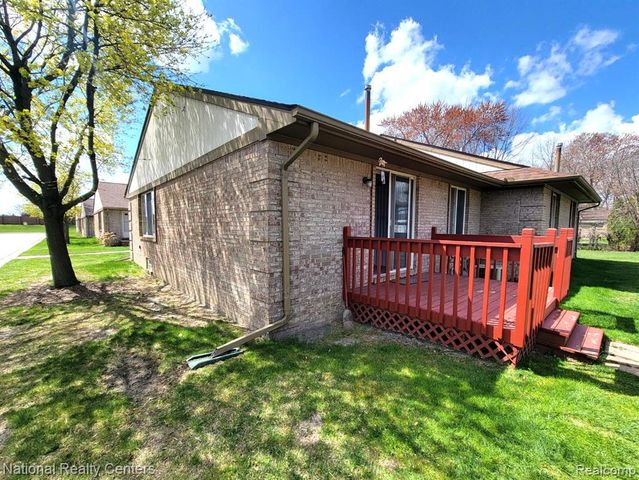 26811 Villa Calabrese, Warren, MI 48091