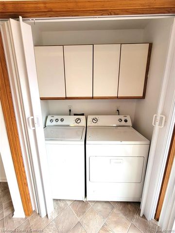 26811 Villa Calabrese, Warren, MI 48091