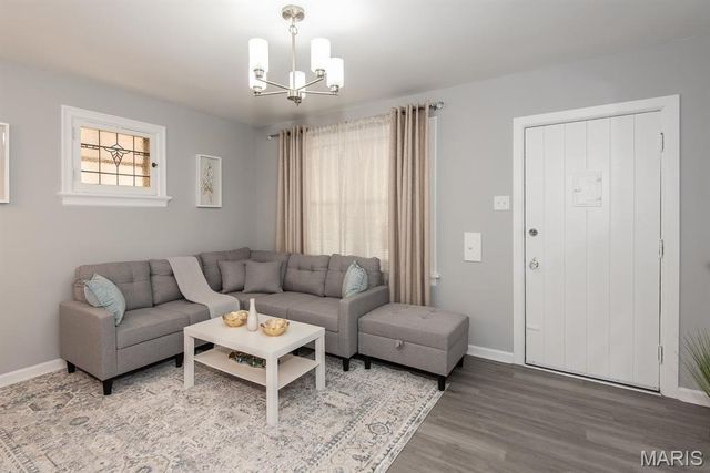 5920 Morganford Road, St Louis, MO 63116