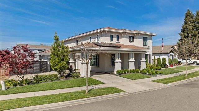 1766 Churchill Downs Cir, Oakdale, CA 95361