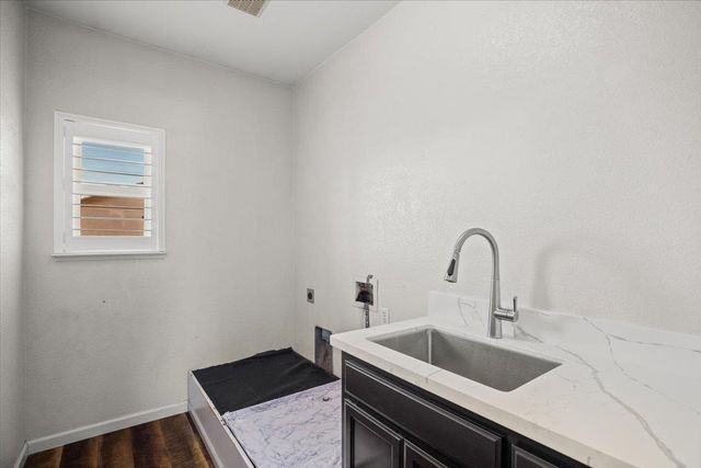 1766 Churchill Downs Cir, Oakdale, CA 95361