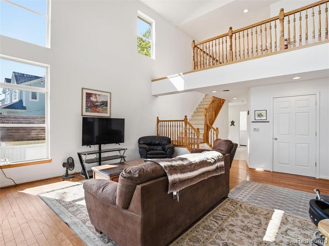 8868 Tackles Drive, White Lake, MI 48386