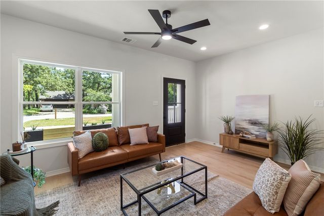 1104 Berkeley Street, College Station, TX 77840