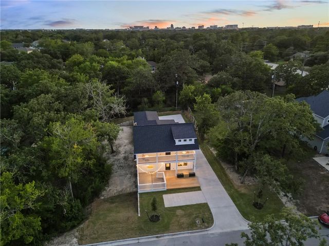 1104 Berkeley Street, College Station, TX 77840