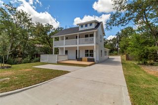 1104 Berkeley Street, College Station, TX 77840