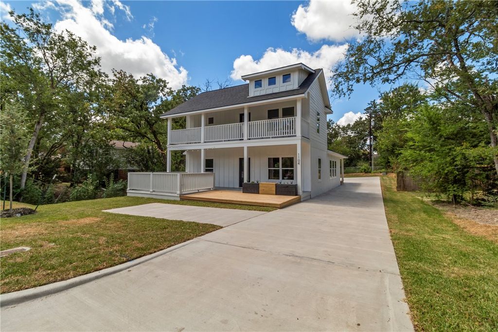 1104 Berkeley Street, College Station, TX 77840