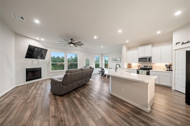 11755 Oakwood Ranch Drive, Willis, TX 77378