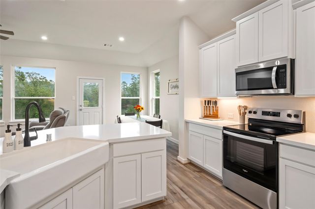 11755 Oakwood Ranch Drive, Willis, TX 77378