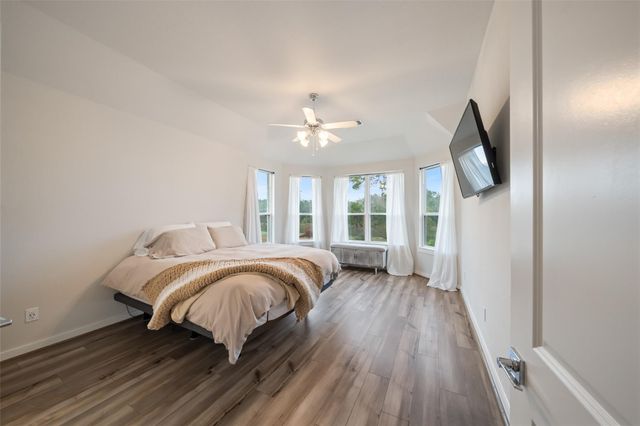 11755 Oakwood Ranch Drive, Willis, TX 77378