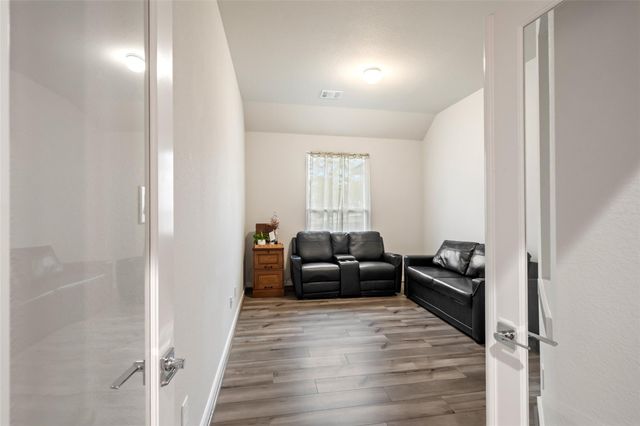 11755 Oakwood Ranch Drive, Willis, TX 77378