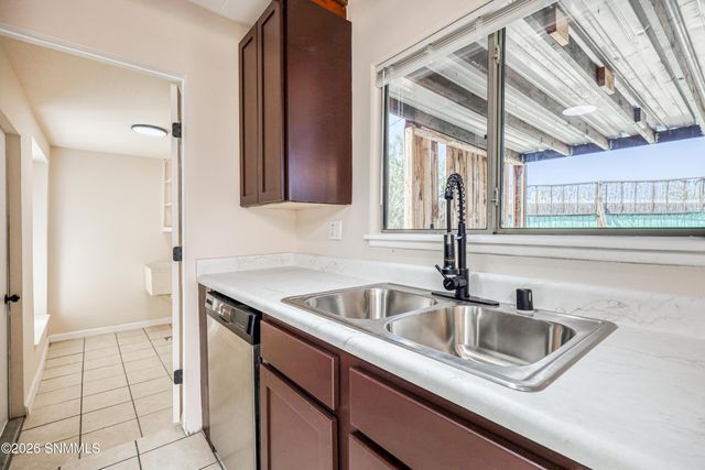 2105 Skyway Drive, Las Cruces, NM 88001