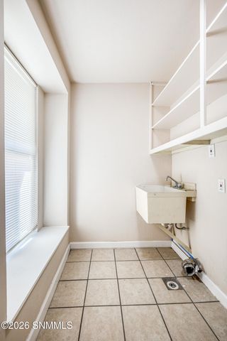 2105 Skyway Drive, Las Cruces, NM 88001