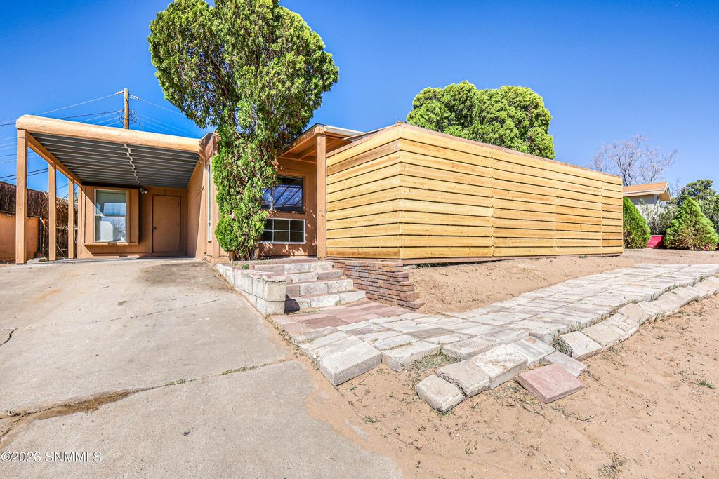 2105 Skyway Drive, Las Cruces, NM 88001