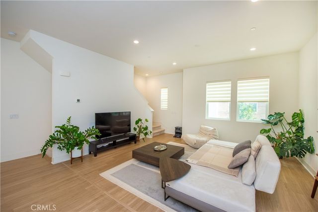 923 E Mason Lane 34, Anaheim, CA 92805