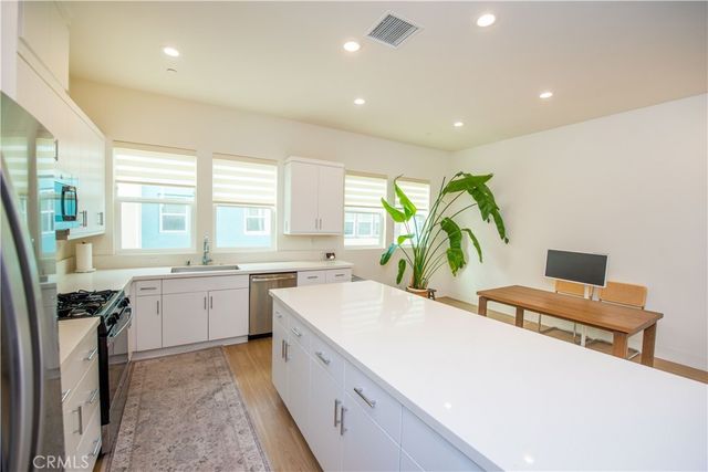 923 E Mason Lane 34, Anaheim, CA 92805