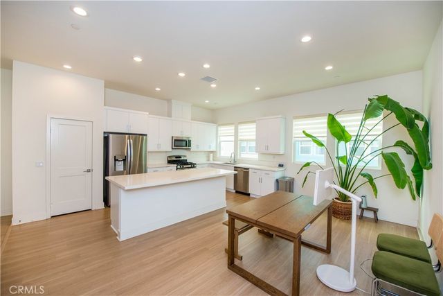 923 E Mason Lane 34, Anaheim, CA 92805