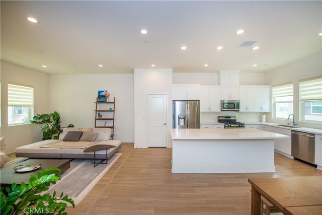 923 E Mason Lane 34, Anaheim, CA 92805