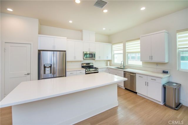923 E Mason Lane 34, Anaheim, CA 92805
