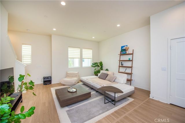 923 E Mason Lane 34, Anaheim, CA 92805