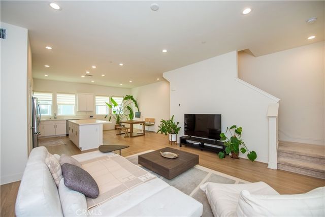 923 E Mason Lane 34, Anaheim, CA 92805