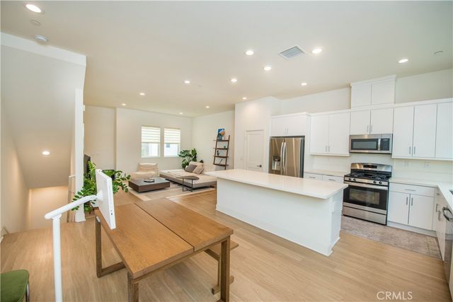 923 E Mason Lane 34, Anaheim, CA 92805