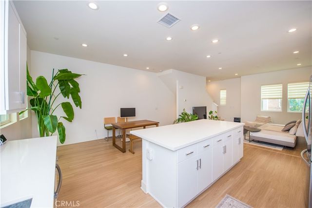 923 E Mason Lane 34, Anaheim, CA 92805