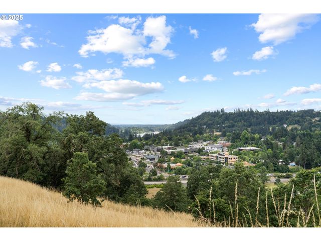 1925 HALL St, West Linn, OR 97068