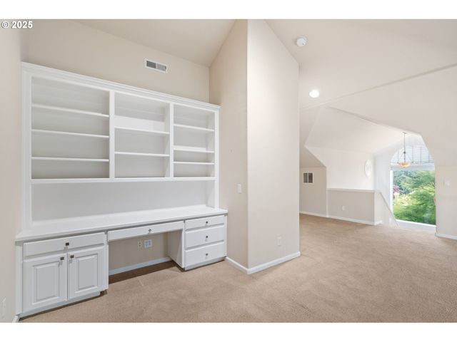 1925 HALL St, West Linn, OR 97068