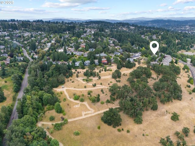 1925 HALL St, West Linn, OR 97068