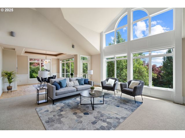 1925 HALL St, West Linn, OR 97068