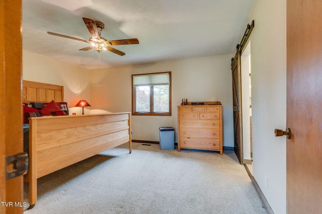 209 Harmony Acres Drive E, Jonesborough, TN 37659
