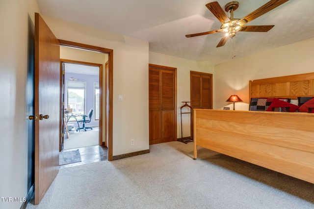 209 Harmony Acres Drive E, Jonesborough, TN 37659