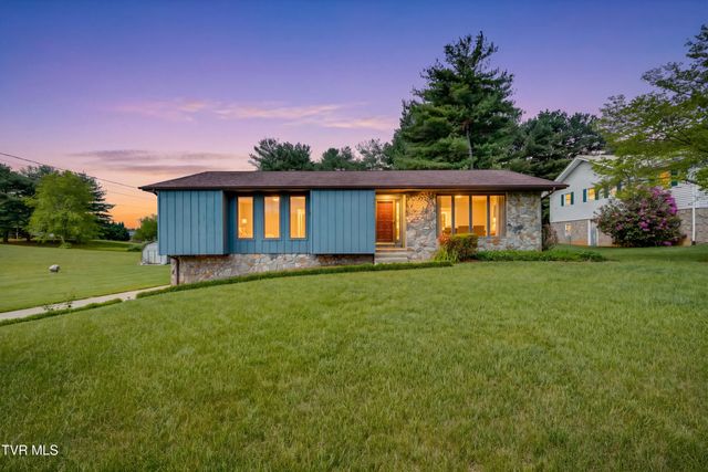 209 Harmony Acres Drive E, Jonesborough, TN 37659