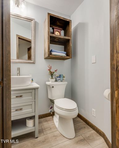209 Harmony Acres Drive E, Jonesborough, TN 37659