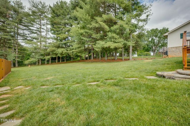 209 Harmony Acres Drive E, Jonesborough, TN 37659