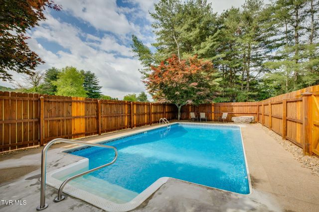 209 Harmony Acres Drive E, Jonesborough, TN 37659