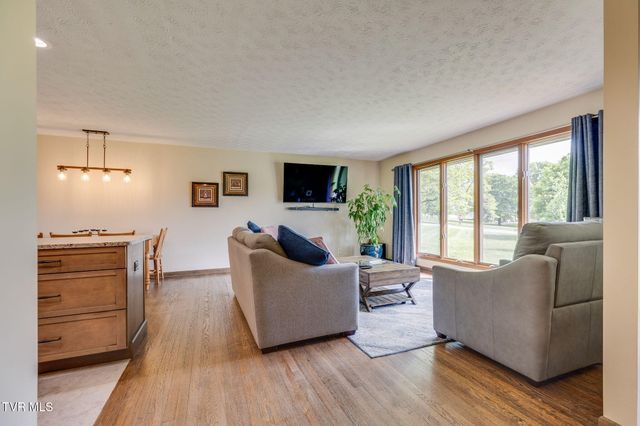 209 Harmony Acres Drive E, Jonesborough, TN 37659