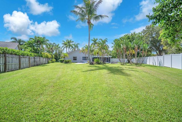 10844 Paso Fino Drive, Wellington, FL 33449