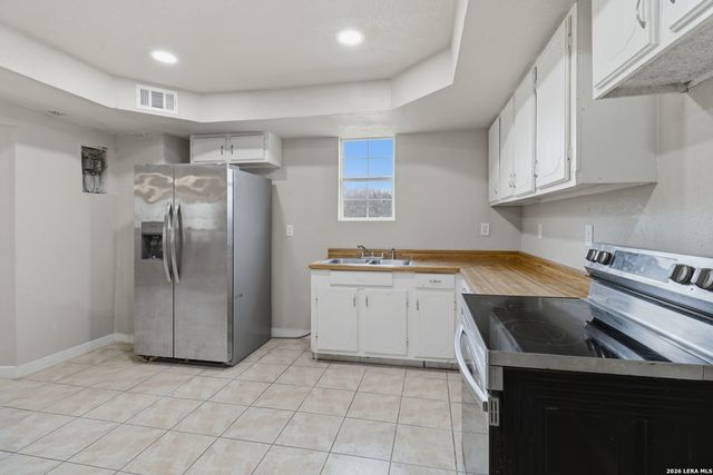 477 Bandera, Bandera, TX 78003